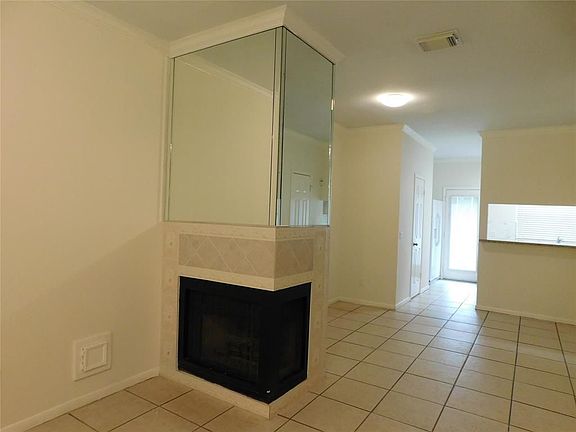 5th image of 2930 Grants Lake Blvd