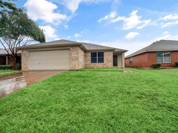 2817 Maegen Cir, Fort Worth, TX 76112