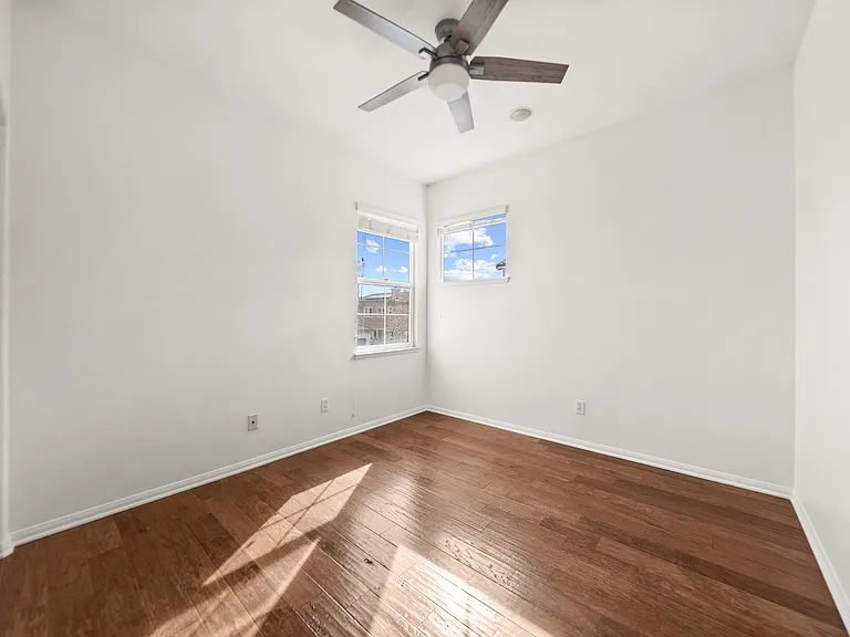 6340 Oleander Way — Photo 7