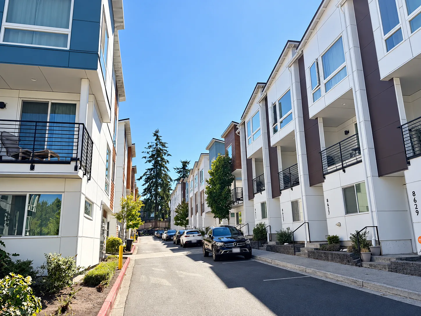 3 bed, 1435 sqft, $3,700 — Photo 1