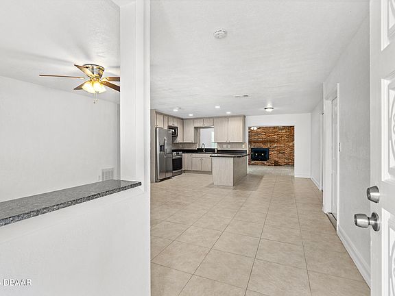 4th image of 5817 Wales Ave