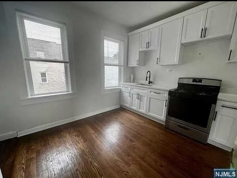 85 Macarthur Ave #2 — Photo 11