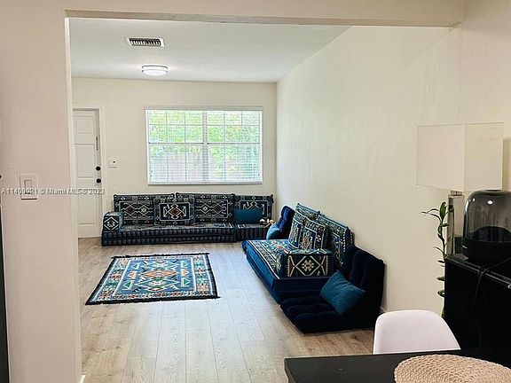 5th image of 1002 NE 119th St