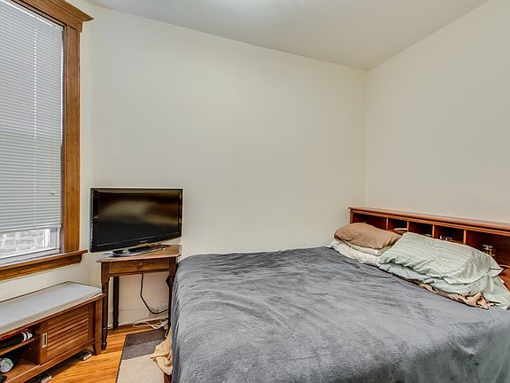 5th image of 2434 N Albany Ave #2