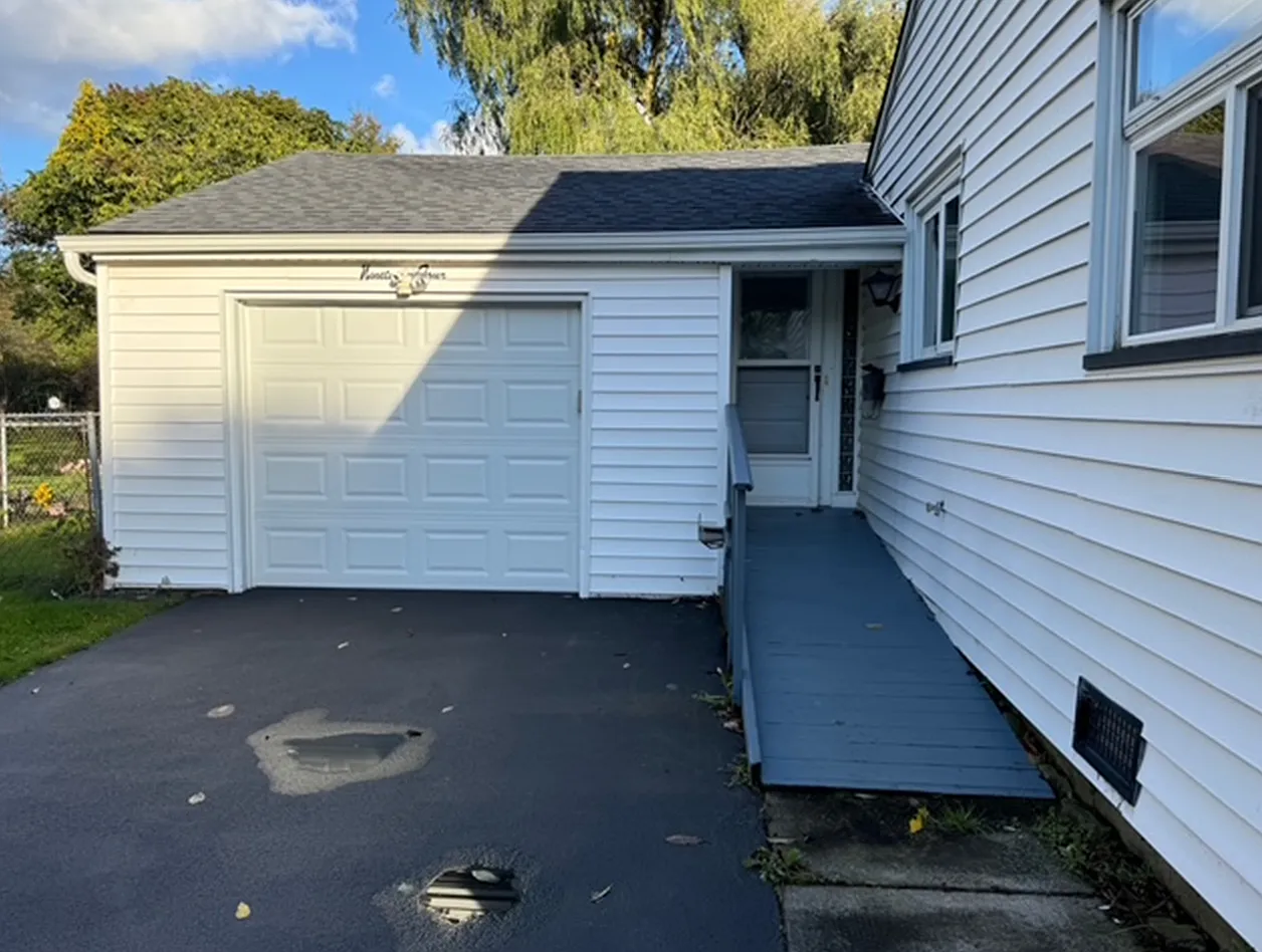 2 bed, 1.5 bath, 1180 sqft, $1,900 — Photo 2