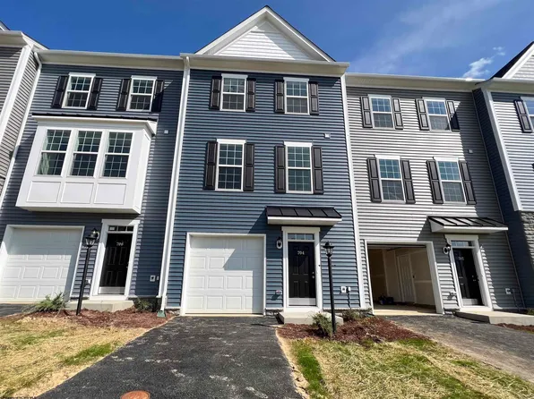 704 Mulligan Ct, Maidsville, WV 26541