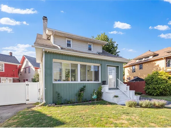 28 Mineral Springs Rd, Buffalo, NY 14210