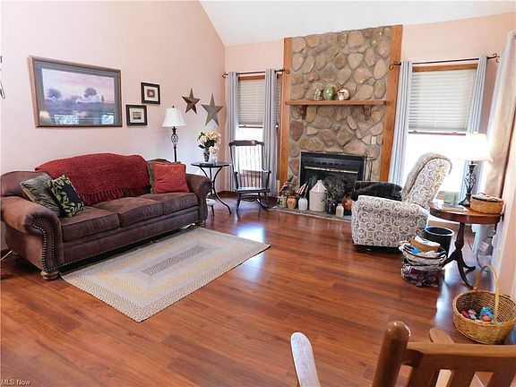 5th image of 2315 Mount Vernon Cir