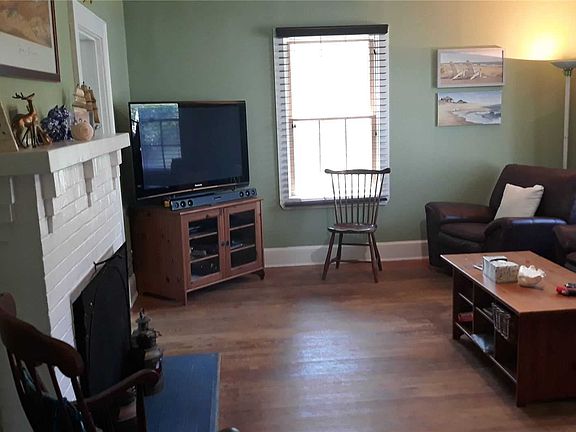 2nd image of 107 Bungalow Walk
