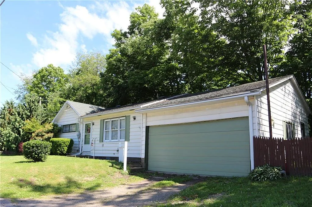 10801 Clinton St photo 1