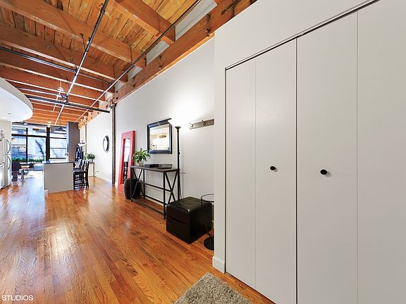 2nd image of 2300 W Wabansia Ave APT 124