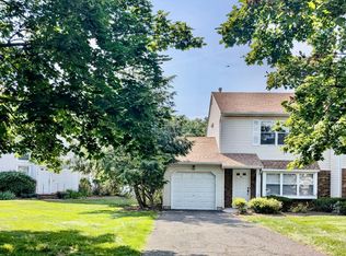 59 Castle Pointe Blvd, Piscataway, NJ 08854