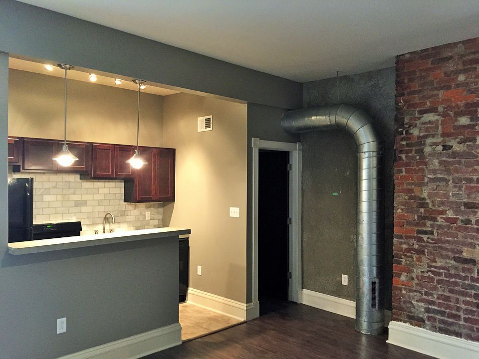 1st image of 141 S 15th St #1