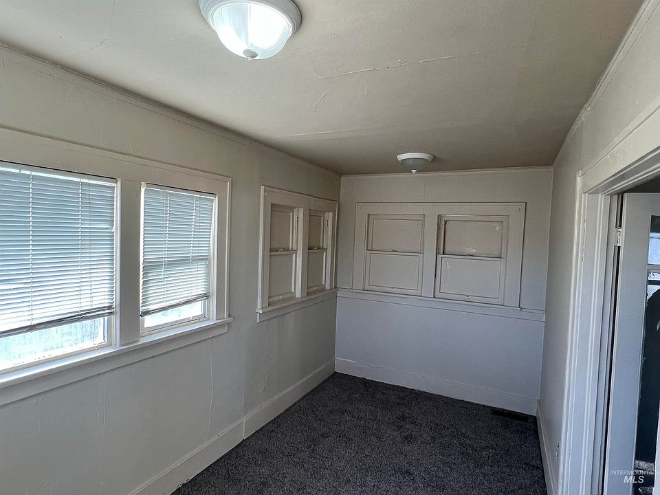 2nd image of 242 Addison Ave