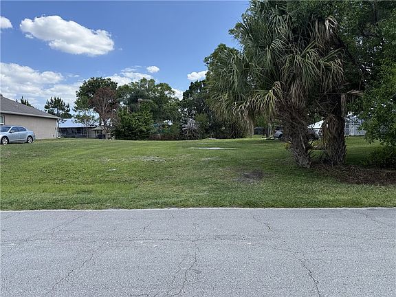 4th image of 955 Riviera Ave