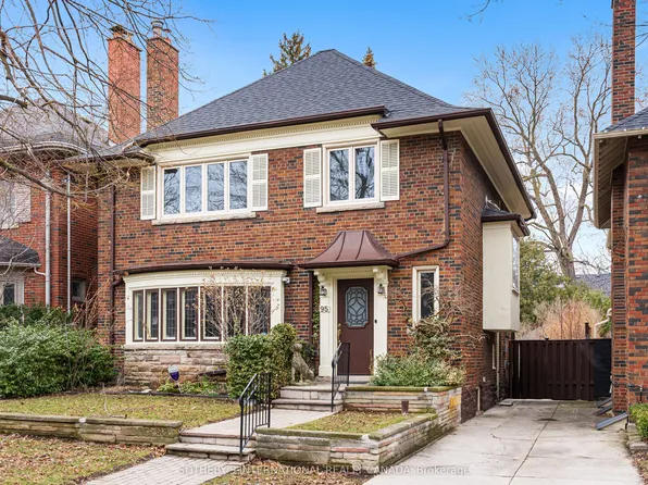 95 Highbourne Rd, Toronto, ON M5P 2J5