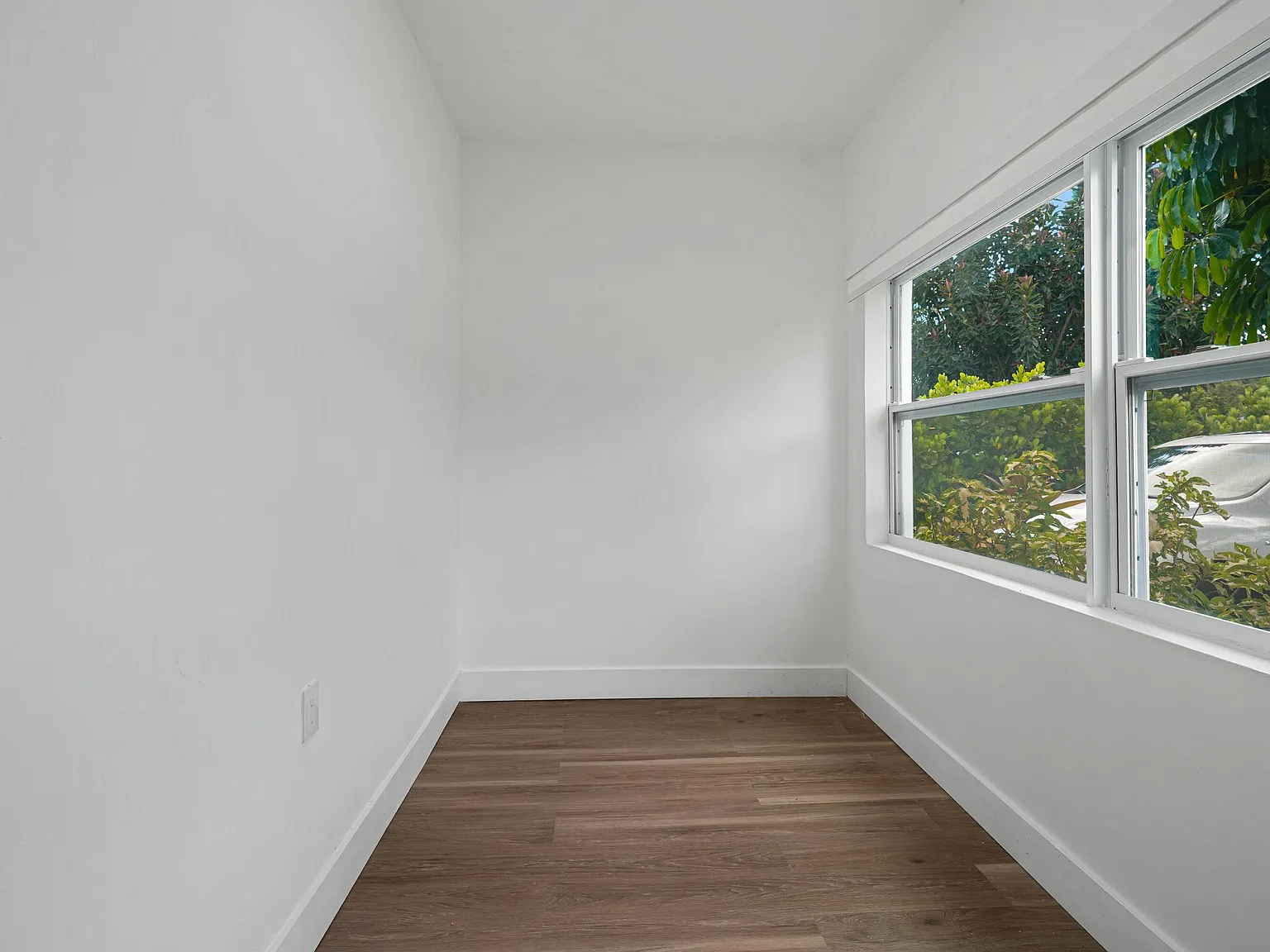 3 bed, 2.0 bath, 1182 sqft, $3,500 — Photo 2