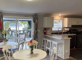 Hawaiian Gardens Holly Village, Holly, MI 48442