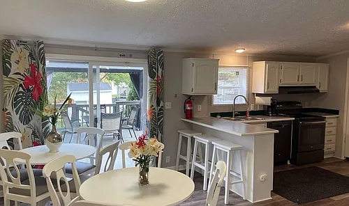 Hawaiian Gardens Holly Village Photo 1