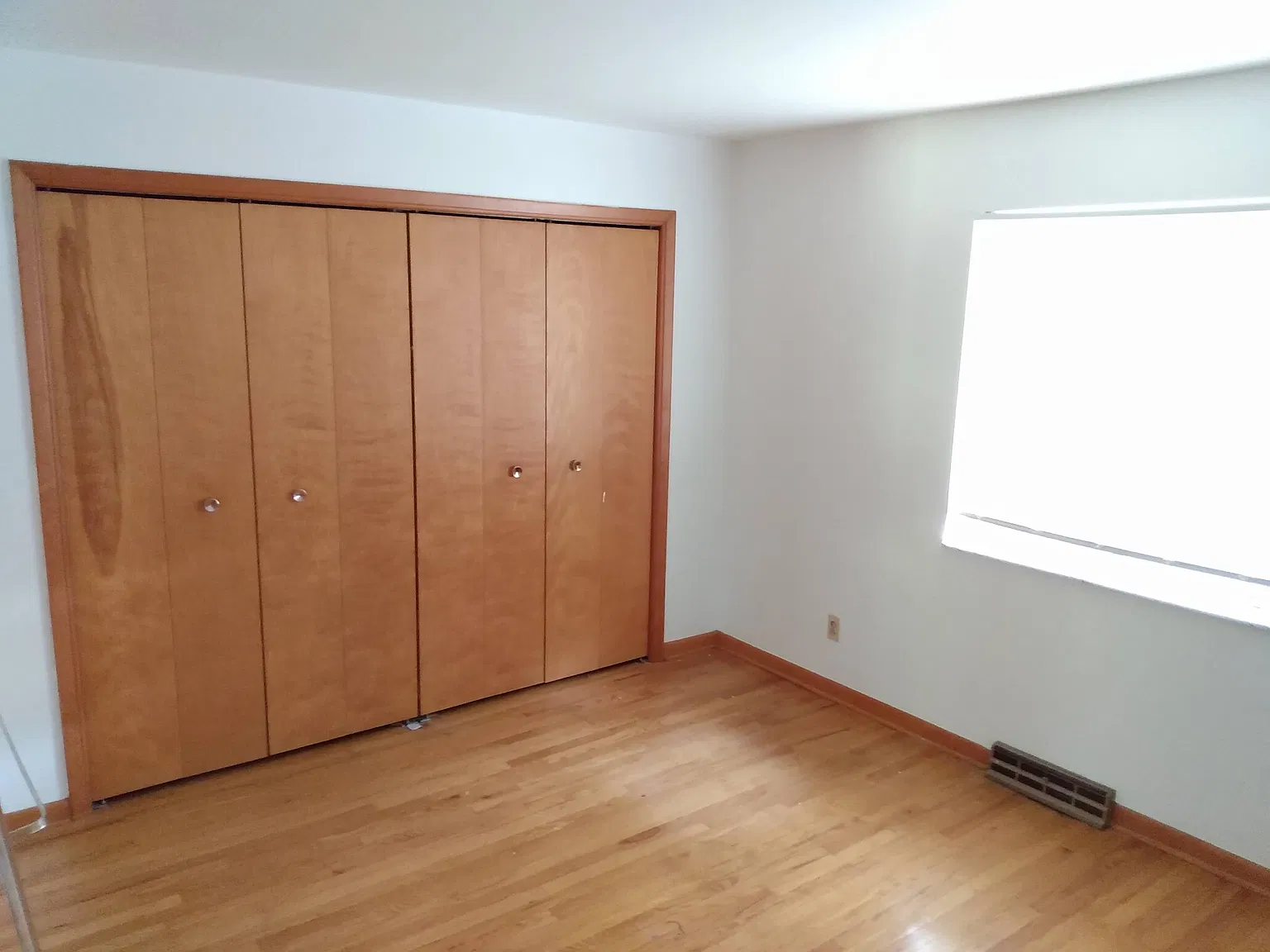 1101 Wilmington Ave — Photo 4
