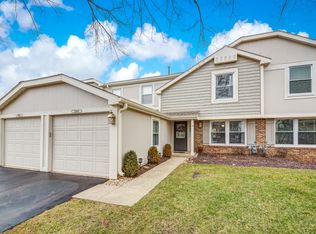 27W417 Melrose Ln, Winfield, IL 60190