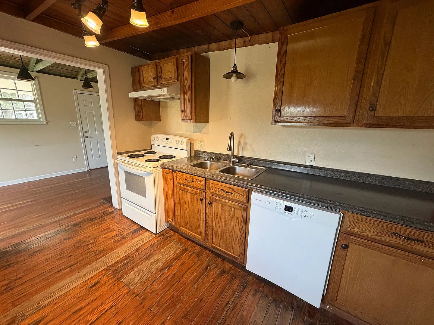2B/1B Home Available in Lake Charles — Photo 4