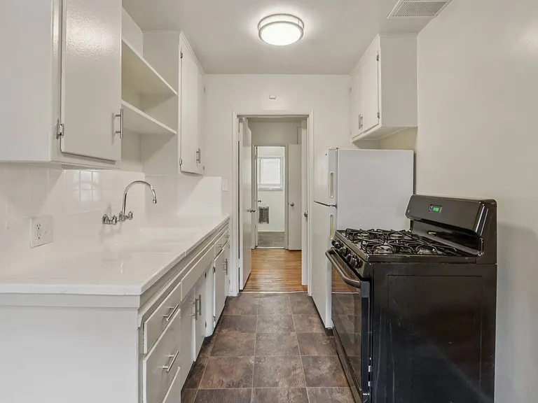 652 Veteran Ave — Photo 108