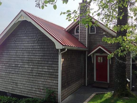 Front Entry from Mission Rd.