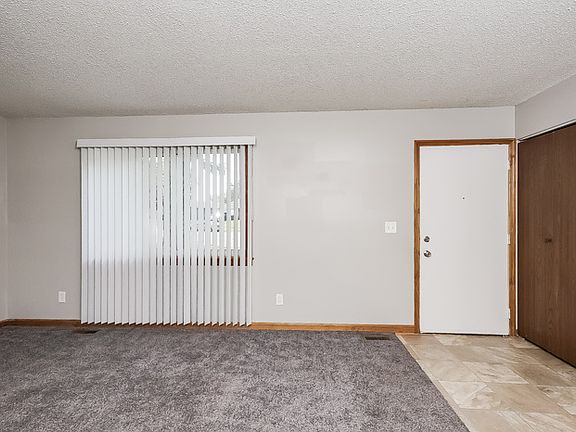 5th image of 3601 Greenview Dr