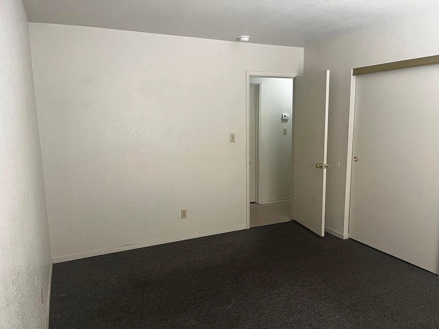 220 N Jones St — Photo 4