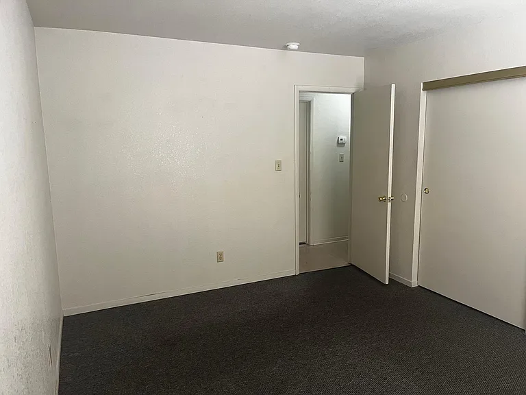 220 N Jones St #4 — Photo 4