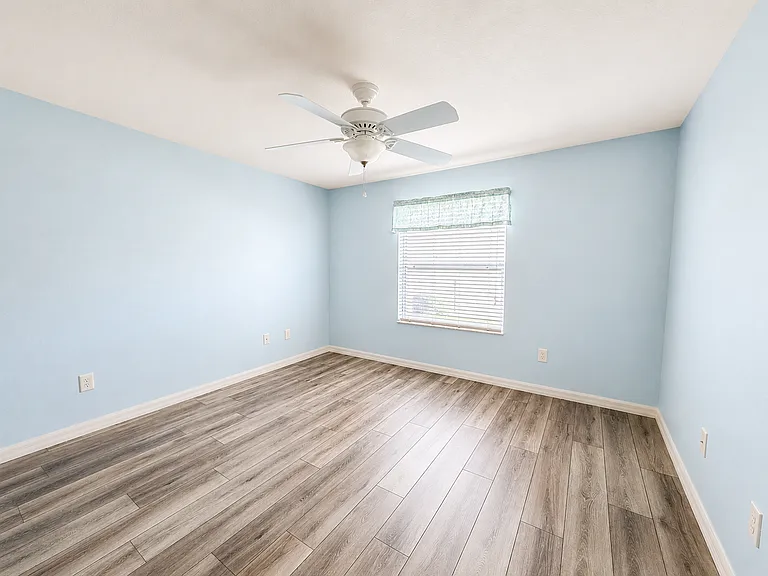 1835 Hallandale Ln — Photo 18