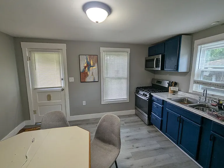 522 W Harrison Ave — Photo 4