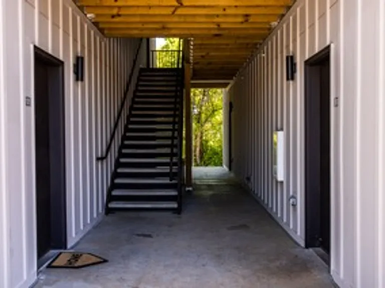South Creekside Apartments — Photo 25