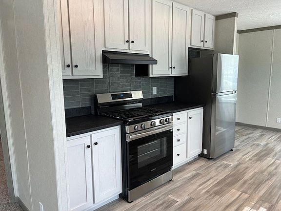 2nd image of 1326 Chateau Blvd #166