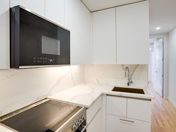 2nd image of 248 Elizabeth St #9
