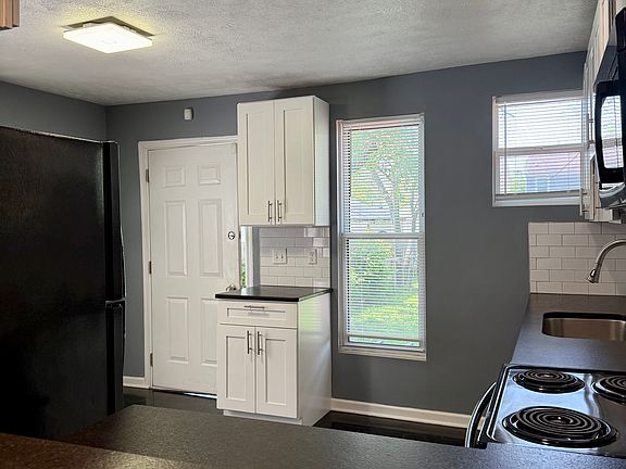 3rd image of 39 S Yale Ave #39