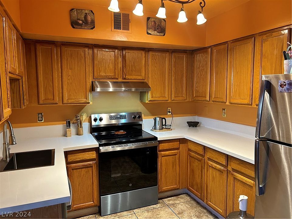 1st image of 804 N Torrey Pines Dr #0