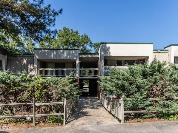 500 Umstead Dr #307-C, Chapel Hill, NC 27516