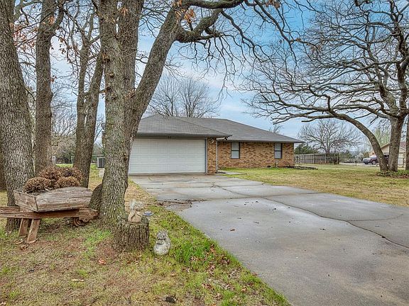 2nd image of 515 Ridgecrest Dr