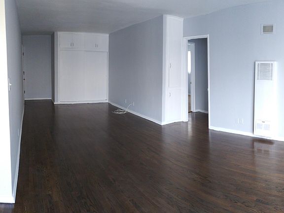 4th image of 2131 N Cahuenga Blvd #31