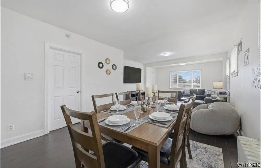 3 bed, 1.0 bath, 1999 sqft, $1,500 — Photo 3
