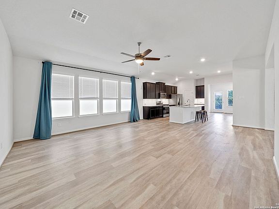 3rd image of 9426 NOVACEK BLVD