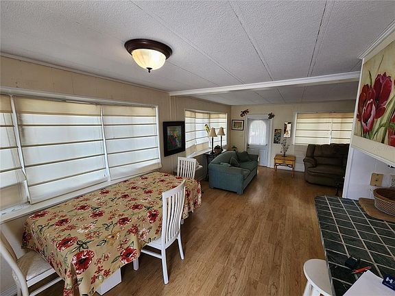 5th image of 305 Batan Ct