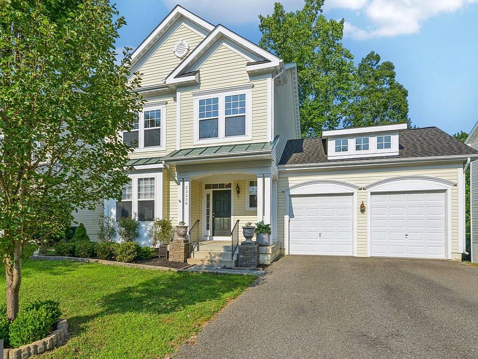 1st image of 23258 Daffodil Dr