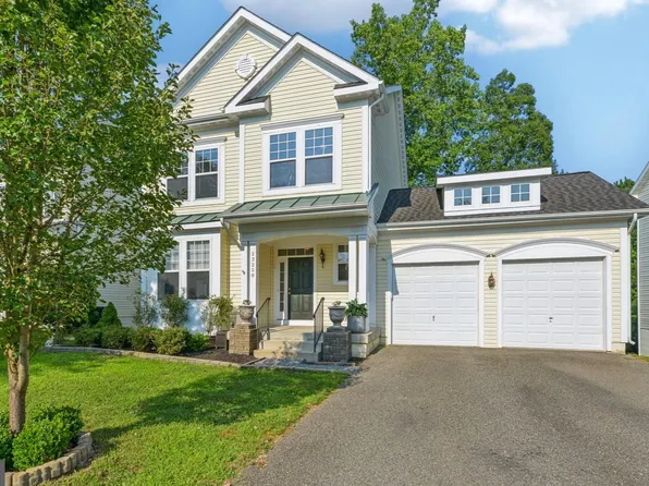 23258 Daffodil Dr, California, MD 20619