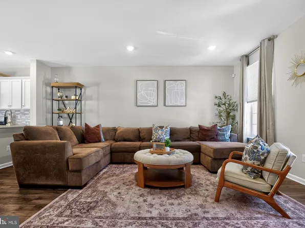 104 Levis Dr, Mount Holly, NJ 08060