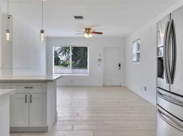 241 NW 28th Ave, Boynton Beach, FL 33435