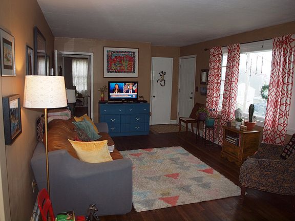 4th image of 362 Lowry Dr SW