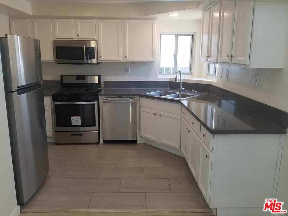 1st image of 2748 S Sepulveda Blvd